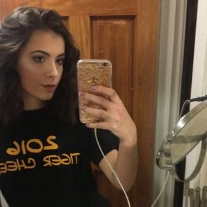 Meet your Posher, Mia